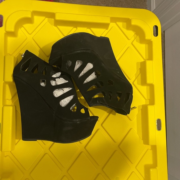 Black open toe platform wedges - Picture 1 of 6